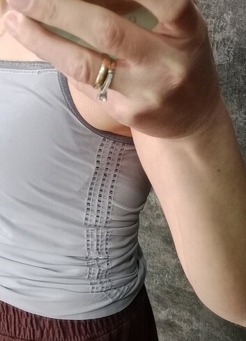 Gri atlet