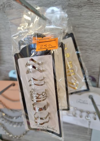 Parlak Altın Renkli Tokalı Kadın Kulak Manşeti - Görsel 2