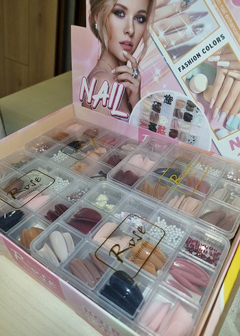 Çok Renkli Tırnak Süslemeleri Seti - Görsel 2