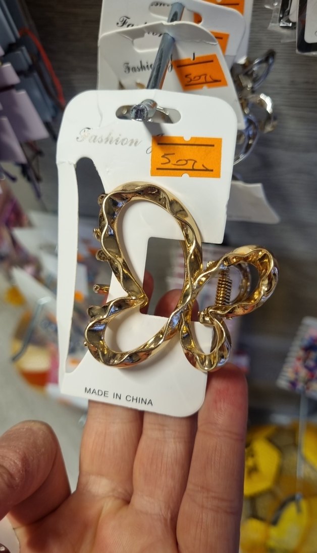 Gri Zincir Detaylı Metal Kelebek Saç Tokası - Görsel 2