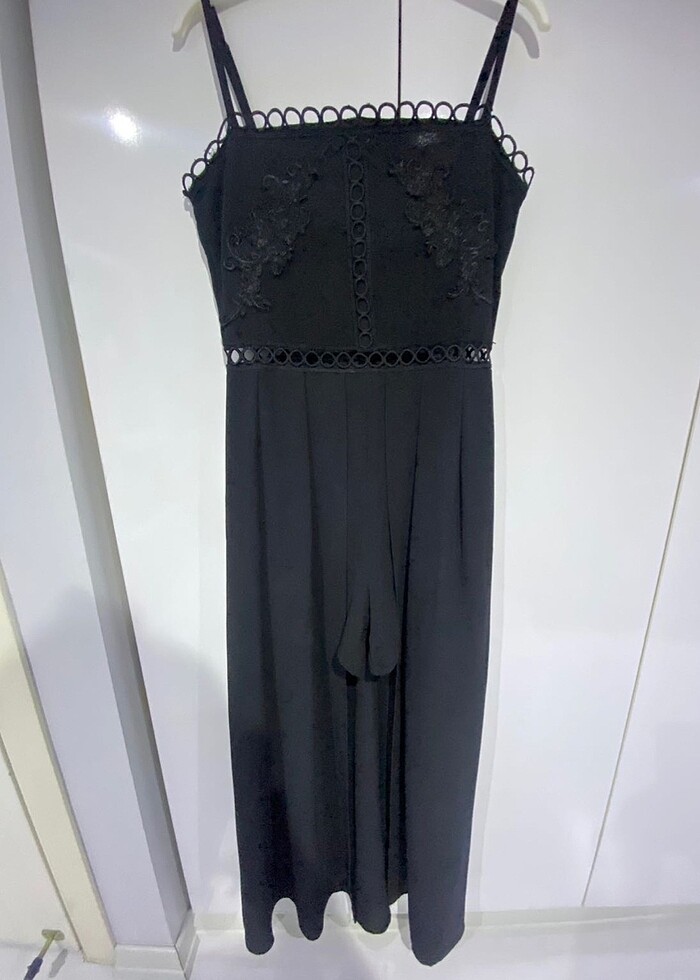 Siyah Şortlu Pelerin Tulum - Görsel 5