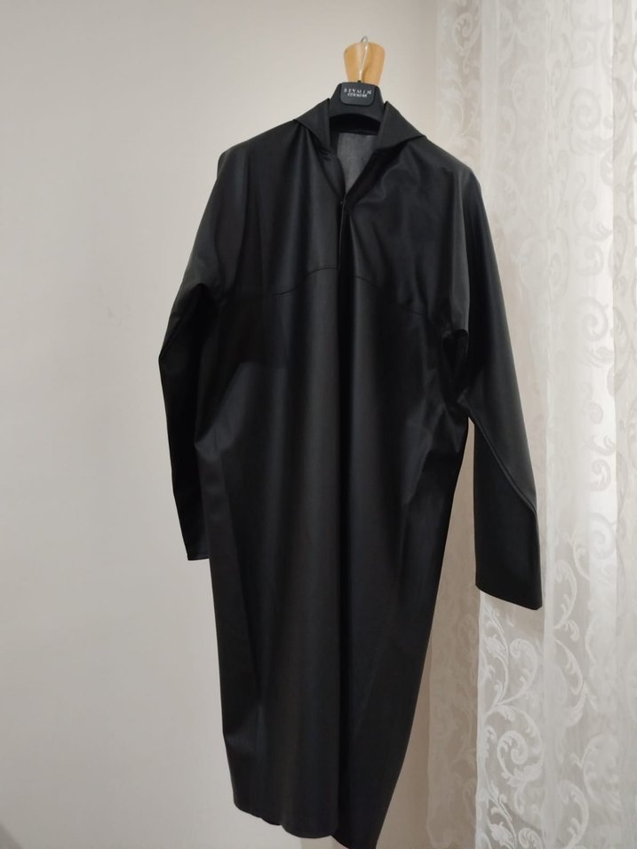 Siyah Uzun Kollu Gotik DERİ Yağmurluk - Görsel 3