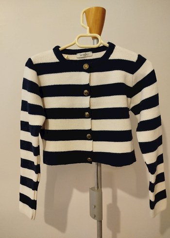 Düğmeli Çizgili Kadın Kısa Hırka - Görsel 3