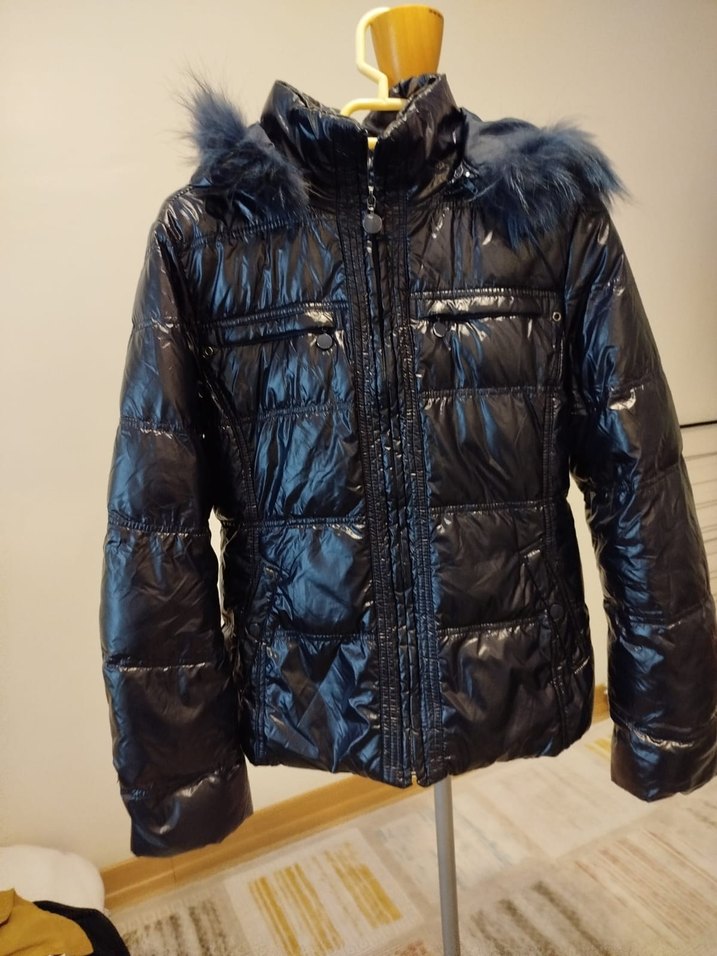 Kürk Detaylı Siyah Kadın Kışlık Mont - Görsel 4