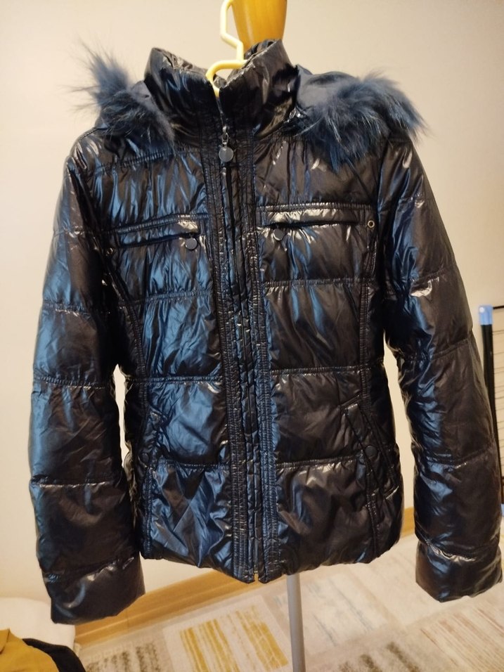 Kürk Detaylı Siyah Kadın Kışlık Mont - Görsel 3