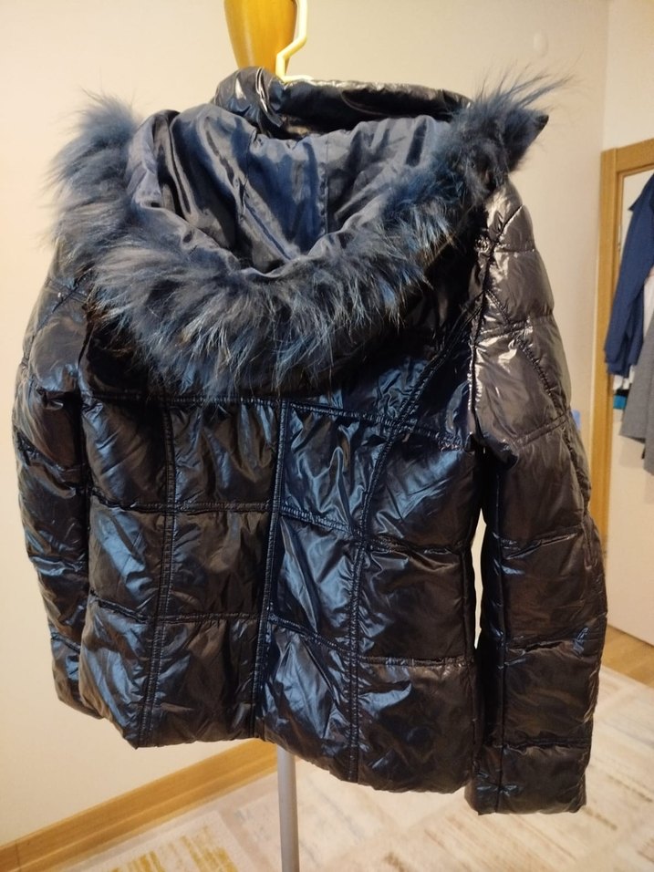 Kürk Detaylı Siyah Kadın Kışlık Mont - Görsel 2