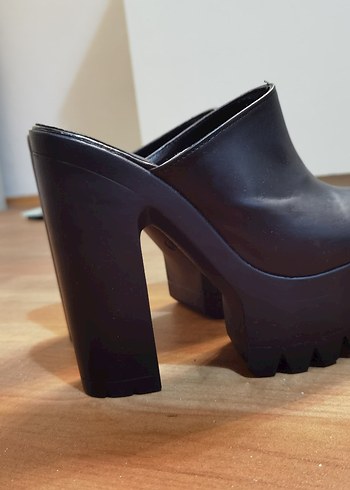 Siyah Platform Topuklu Kadın Terlik - Görsel 2