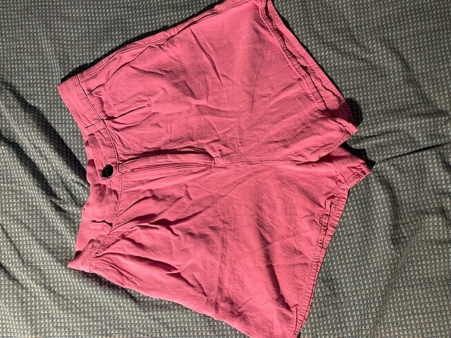 Pembe kısa şort