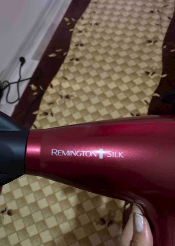  Beden Renk Kırmızı Remington Silk Saç Kurutma Makinesi