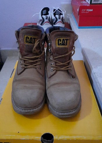 Cat Kahverengi Bağcıklı Kauçuk Bot