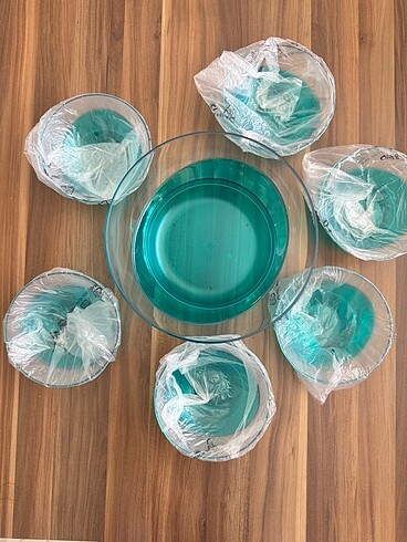 Tupperware set