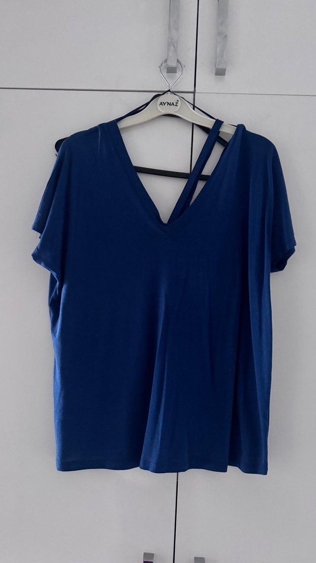 Lacivert V Yaka Salaş Kadın Tişört - Görsel 2