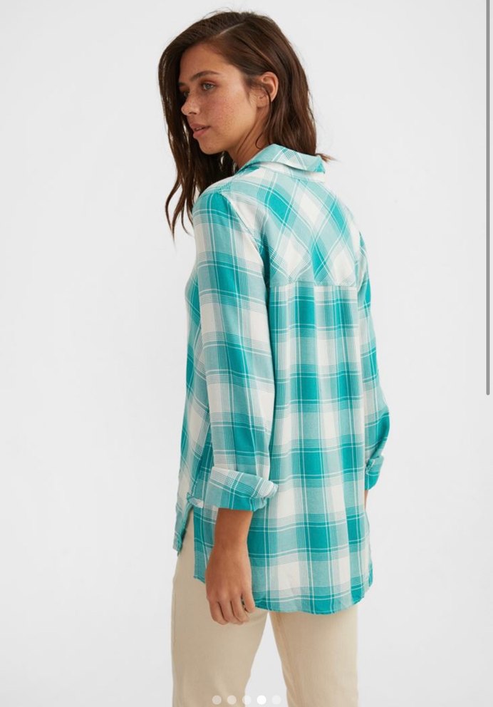 Turkuaz V Yaka Uzun Kollu Kadın Gömlek - Görsel 3