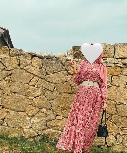 Pliseli şifon elbise