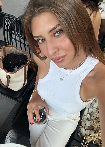 Halter yaka beyaz atlet
