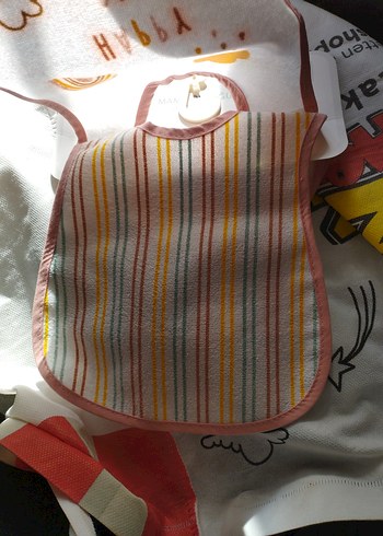 Bebek için renkli baskılı önlük - Görsel 3