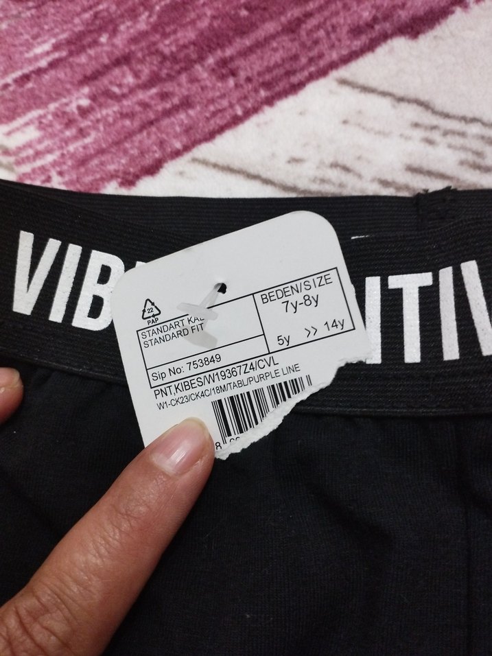 Kız Çocuk Siyah Renkli Bağlamalı Tayt - Görsel 4