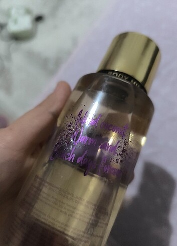 Mad coconut shine body mist