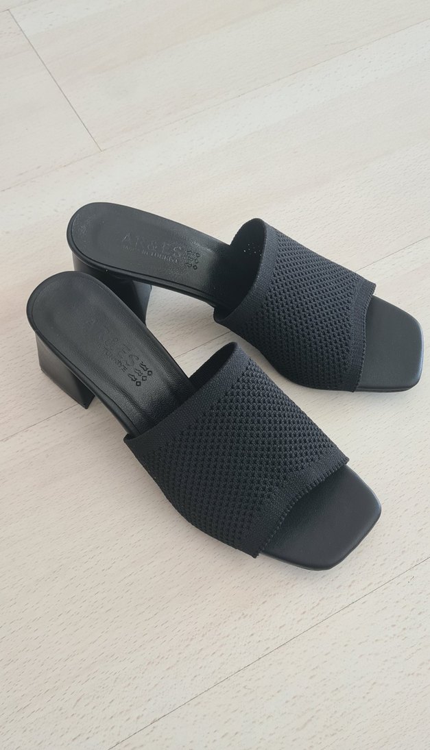 YENİ KUTUSUNDA ŞIK VE RAHAT TERLİKLER - Görsel 5