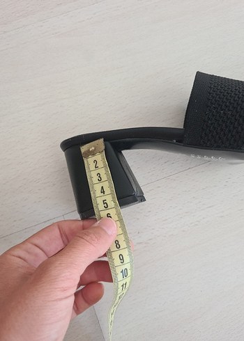 YENİ KUTUSUNDA ŞIK VE RAHAT TERLİKLER - Görsel 5