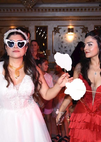 Kırmızı Mini Straplez Volanlı Kokteyl Elbisesi - Görsel 3