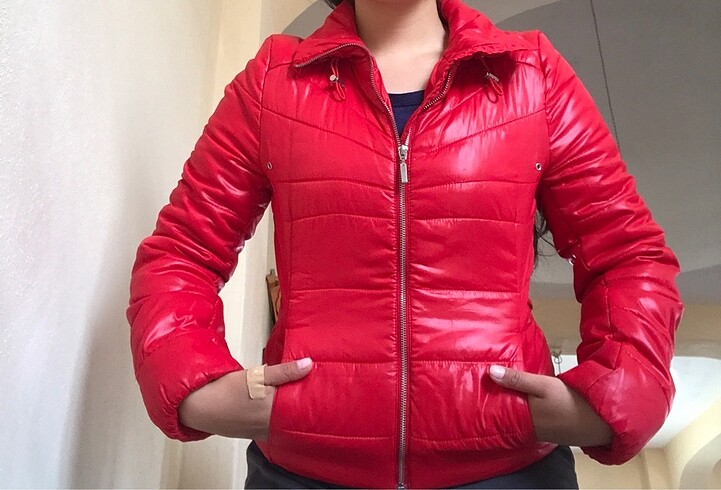 38 Beden Kırmızı Mont