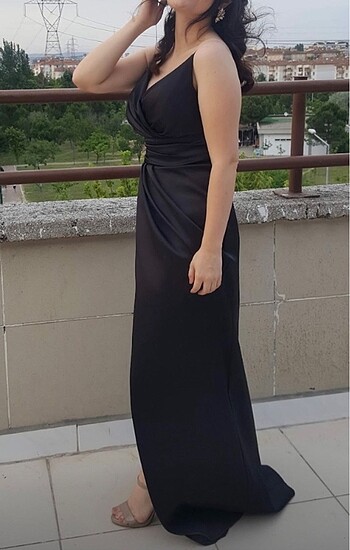 Diğer İnce askılı siyah saten abiye elbise