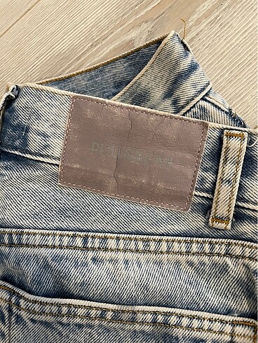 32 Beden mavi Renk pull and bear yırtık jean