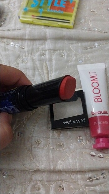 Wet n wild Allık
