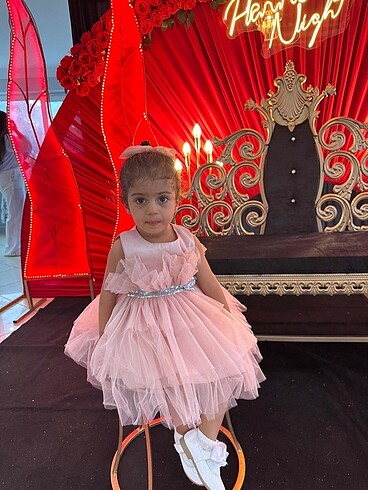 Pembe şık elbise