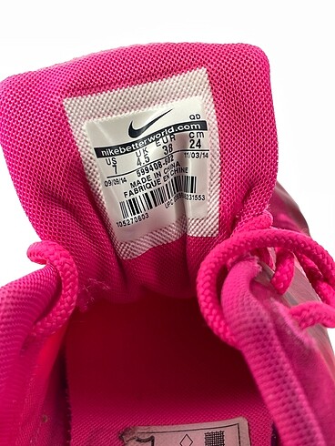 38 Beden pembe Renk Nike Spor Ayakkabı %70 İndirimli.