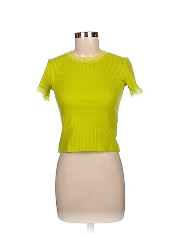 Zara T-shirt %70 İndirimli.