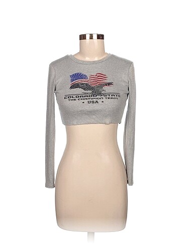 Bershka T-shirt %70 İndirimli.