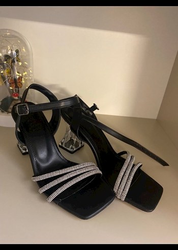 Siyah Yılan Desenli Stiletto Topuklu Kadın Ayakkabı
