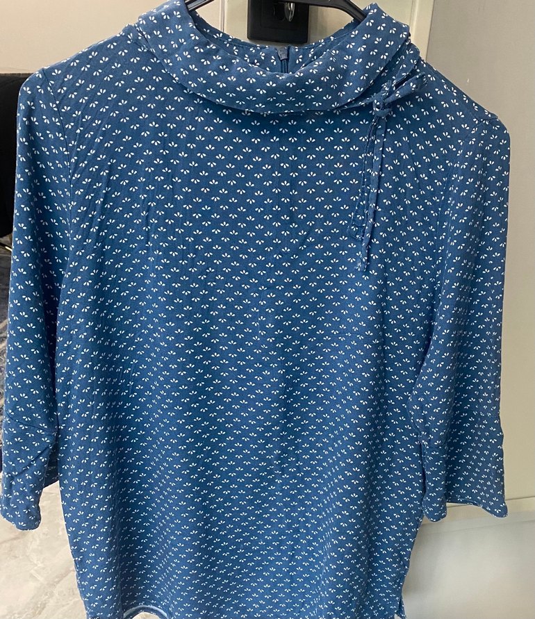 Mavi Drapeli Yüksek Yakalı - Görsel 2