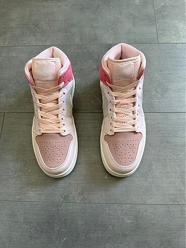 Nike Nike Air Jordan 1 Mid Digital Pink