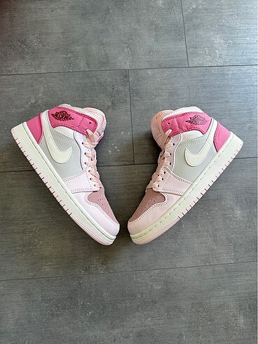 38 Beden Nike Air Jordan 1 Mid Digital Pink