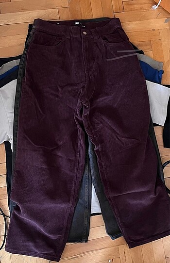 zara kadife pantolon arka cep detaylı