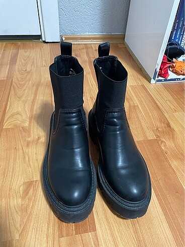 36 Beden Stradivarius Bot