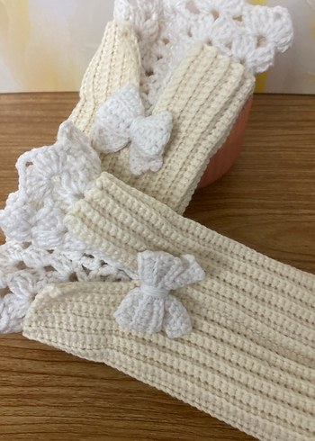 Beyaz Örgü Kadın Eldiveni Fiyonk Detaylı - Görsel 2