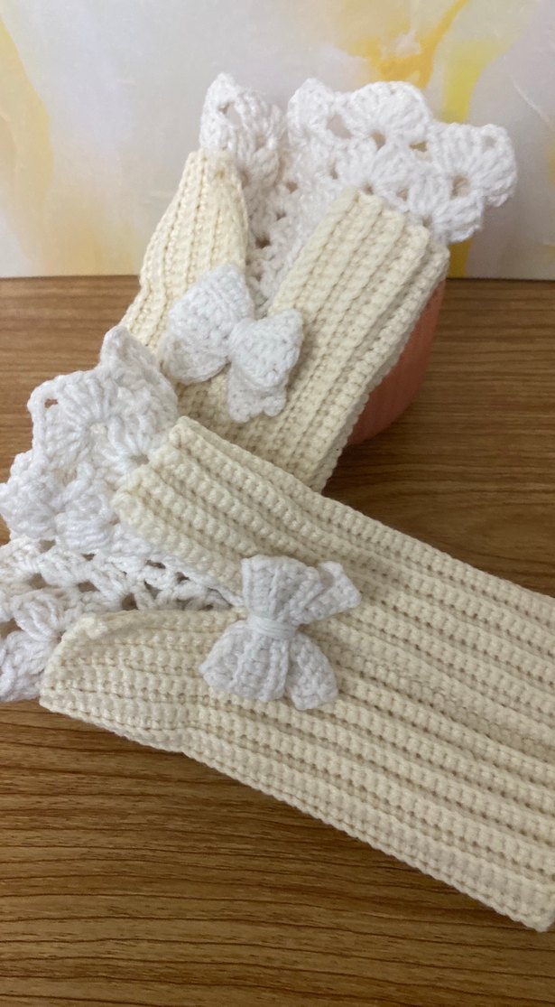 Beyaz Örgü Kadın Eldiveni Fiyonk Detaylı - Görsel 2