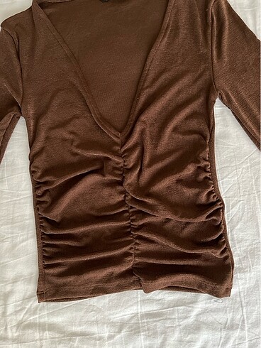 Stradivarius Stradivarius v yaka bluz