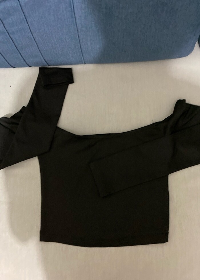 Kadın omuzları açık bluz - Görsel 2