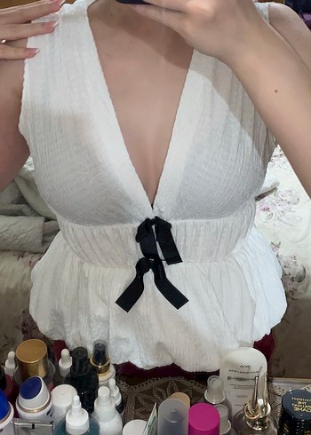 Beyaz Göğüs Dekolteli bluz - Görsel 2