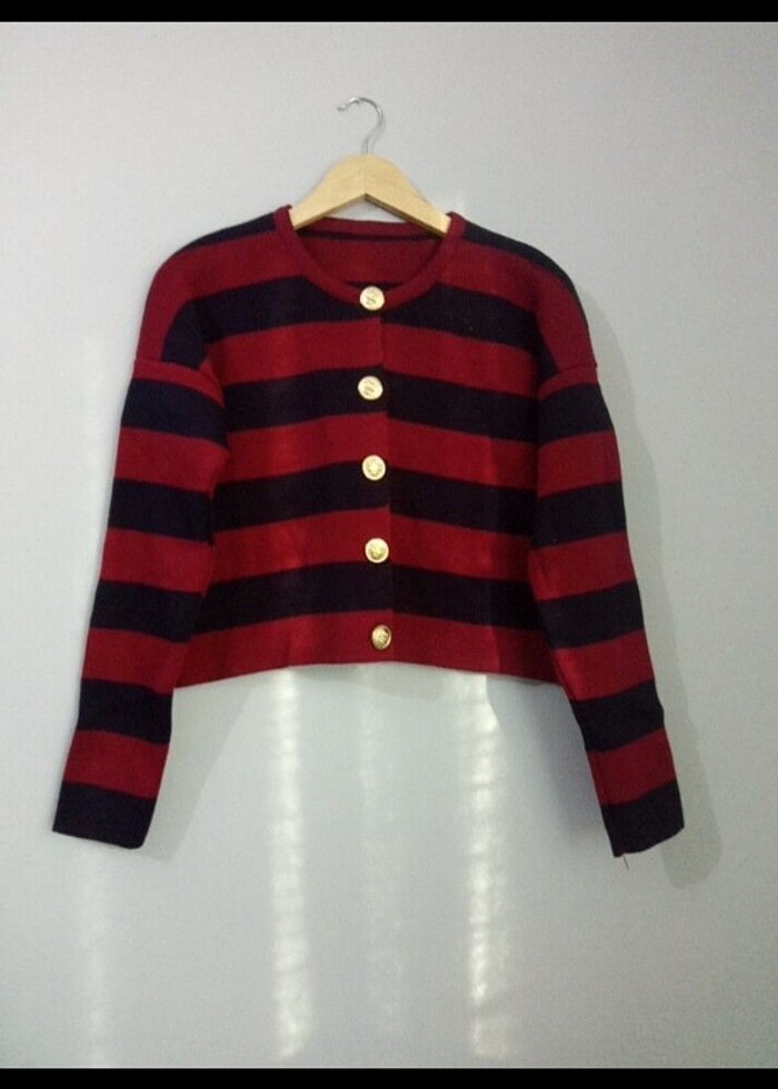 Lacivert şeritli gold düğmeli hırka - Görsel 4