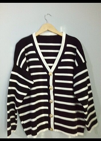 Çizgi detaylı düğmeli hırka - Görsel 4