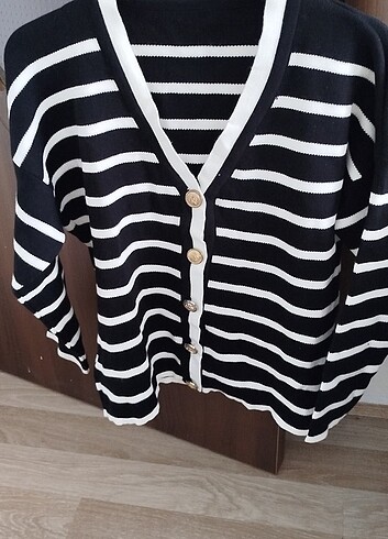 Çizgi detaylı düğmeli hırka - Görsel 9