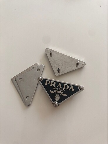 Prada Prada Çivili arma?