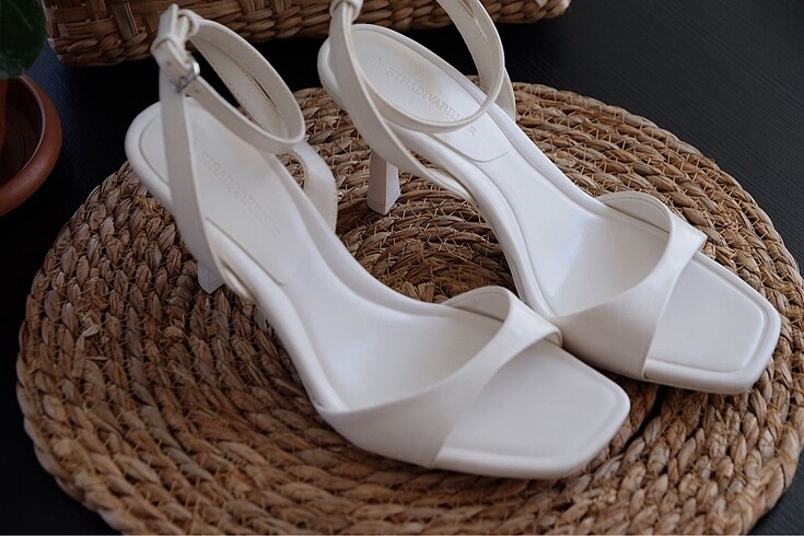 38 Beden Stradivarius Topuklu Sandalet