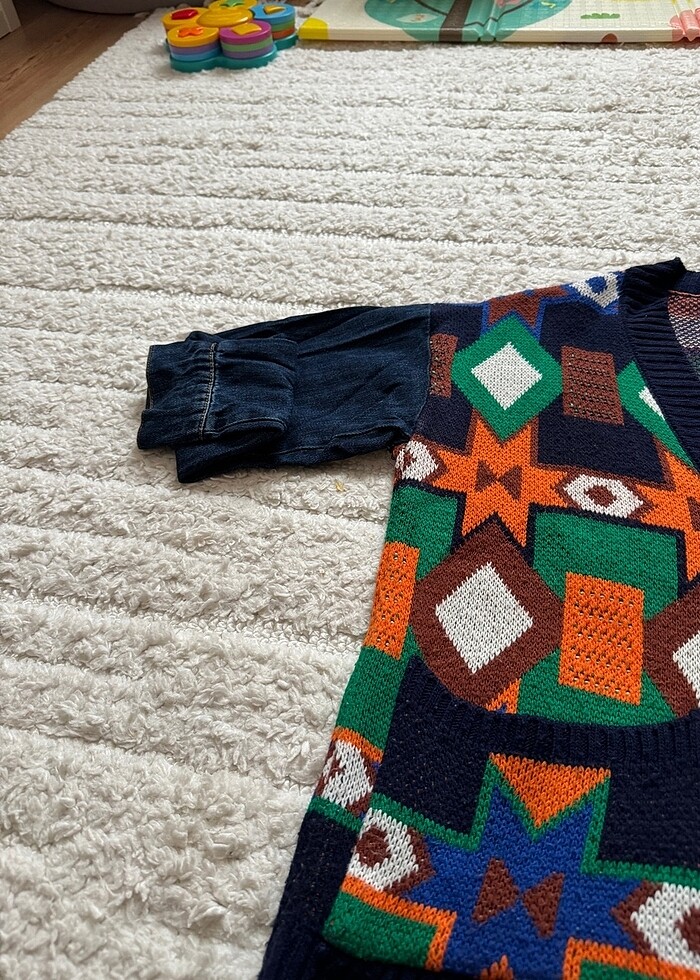 Trendyol marka kot kol detaylı düğmeli hırka - Görsel 3